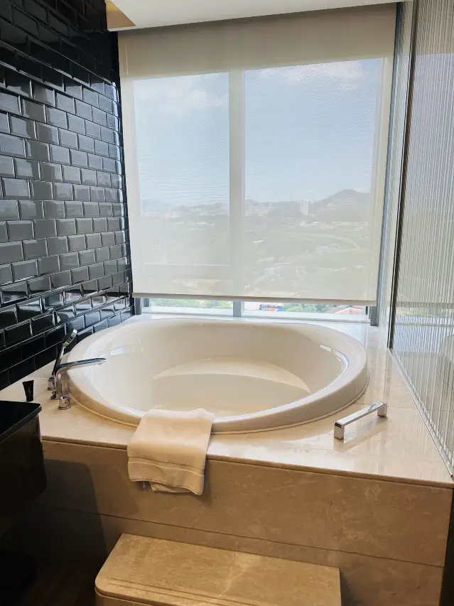 深圳硬石酒店bathroom