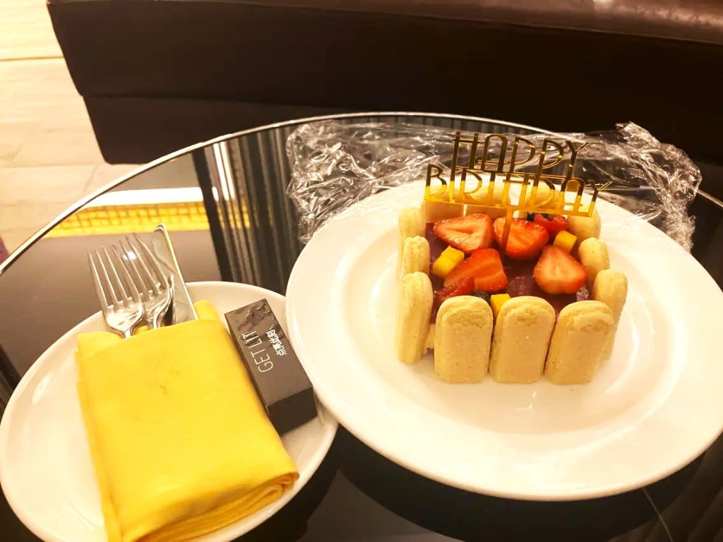 深圳硬石酒店生日送蛋糕