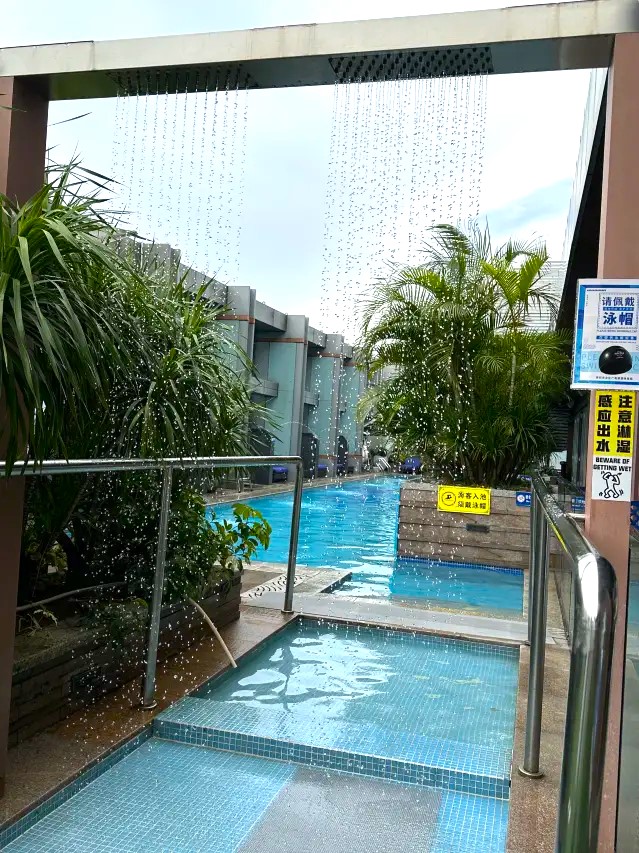 深圳硬石酒店泳池swimming pool