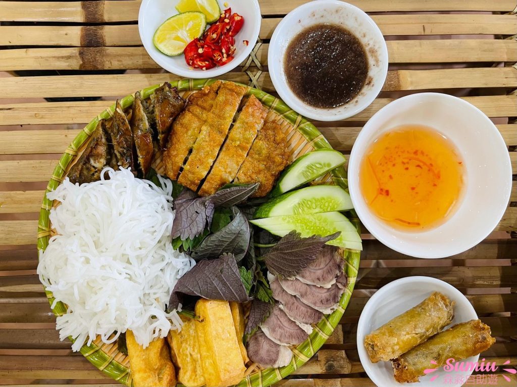 富國島日落小鎮餐廳｜WOW QUÊ TÔI｜蟹膏湯米粉｜蝦醬撈米粉