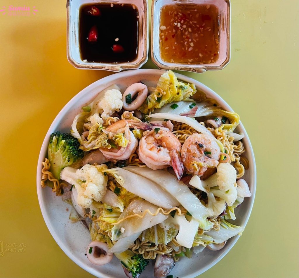 富國島日落小鎮餐廳|Thu's Kitchen|蒜蓉牛油大蝦|越南春卷|海鮮炒麵
