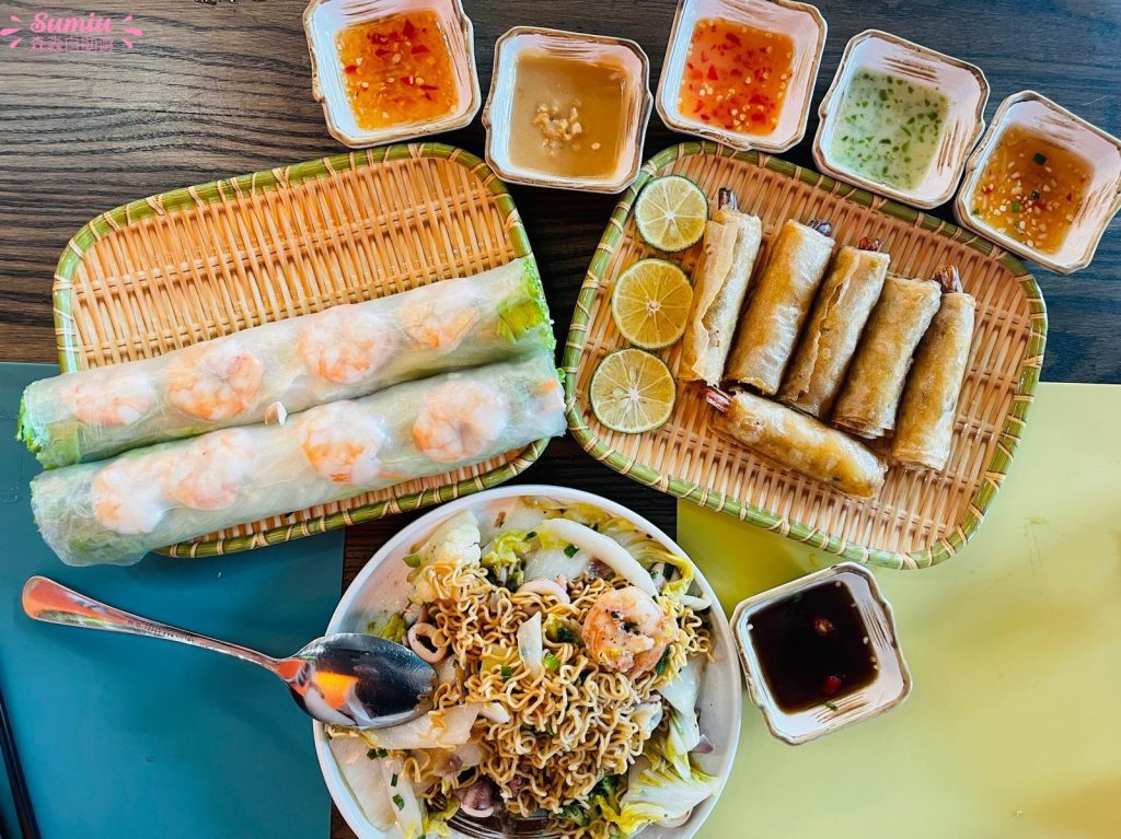 富國島日落小鎮餐廳｜Thu's Kitchen｜蒜蓉牛油大蝦｜越南春卷｜海鮮炒麵