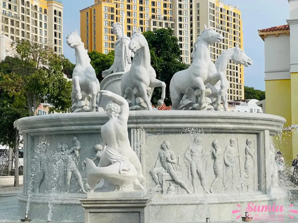 sunset-town-phu-quoc-fountain